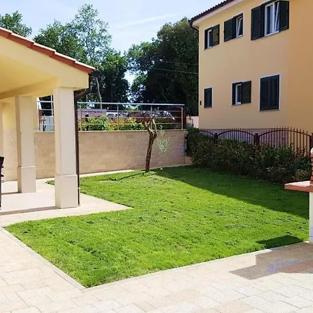 Semesterbostad In Mit Privatem Pool By Interhome *
