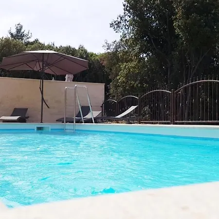 In Mit Privatem Pool By Interhome