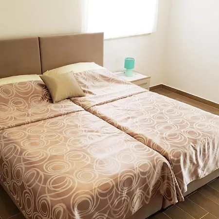 In Mit Privatem Pool By Interhome * Banjole