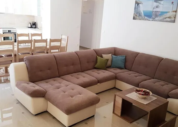 In Mit Privatem Pool By Interhome * Banjole