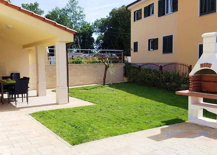 Сasa de vacaciones In Mit Privatem Pool By Interhome *