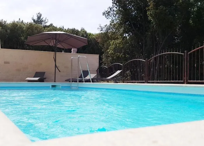 In Mit Privatem Pool By Interhome