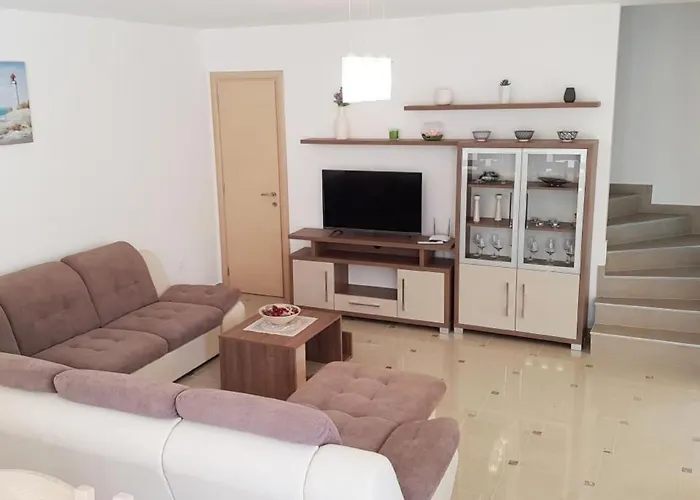 In Mit Privatem Pool By Interhome Banjole