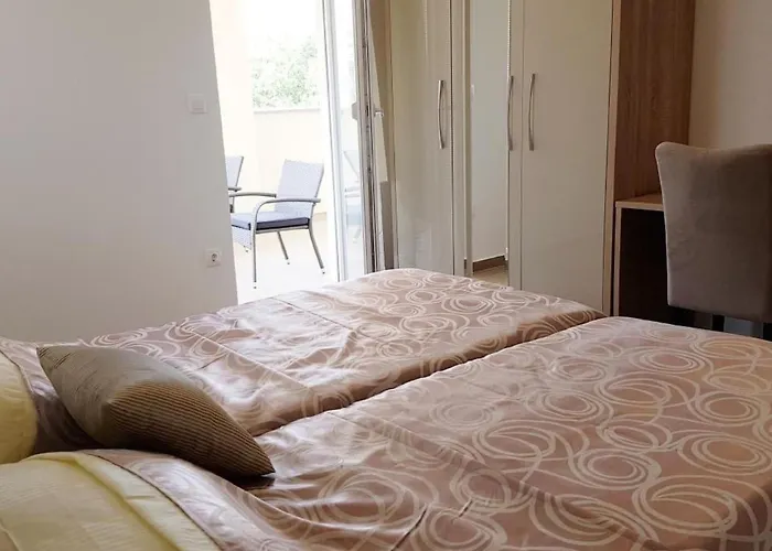 In Mit Privatem Pool By Interhome *